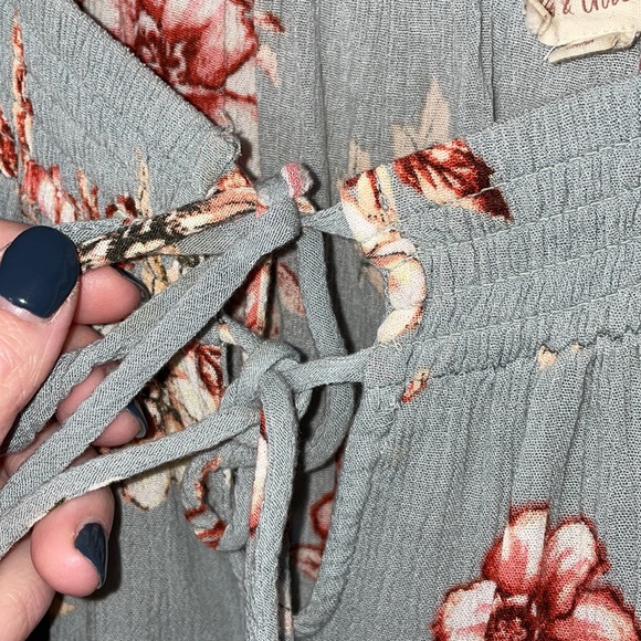 Present blouse - Picture 3 of 3